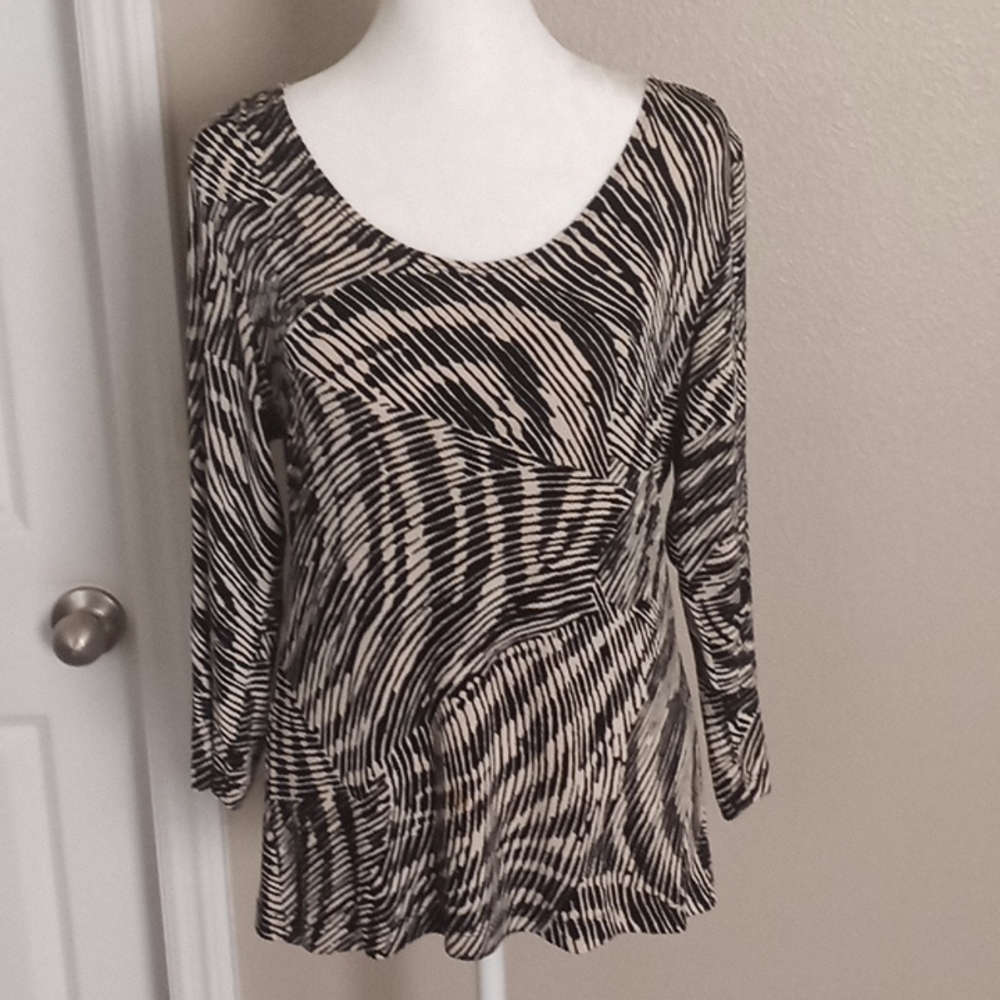 Chicos tan and black blouse